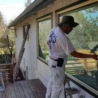 Man exterior painting in Bend OR